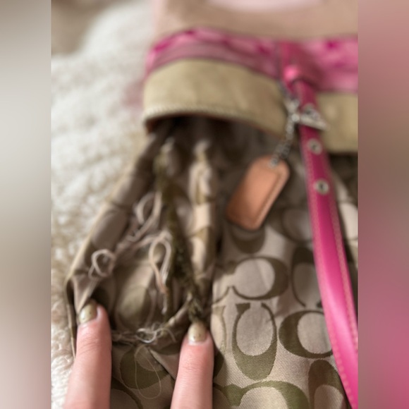 Rare Vintage Coach Pink Wave Limited Edition Patchwork Suede Large Gallery Tote - Picture 15 of 16